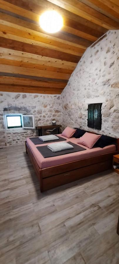 Apartments Mliko I Palenta Ražanac Exterior foto